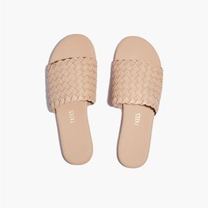 Tkees “Betty Sandals” size 8